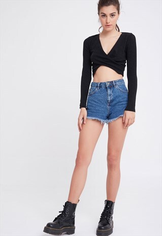 TWIST FRONT T-SHIRT - BLACK