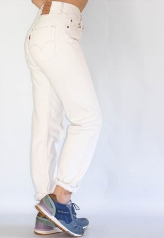 VINTAGE PLUS SIZE ARCTIC WHITE LEVI BOYFRIEND JEANS