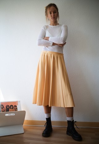 VINTAGE HAND MADE PLEATED SKIRT