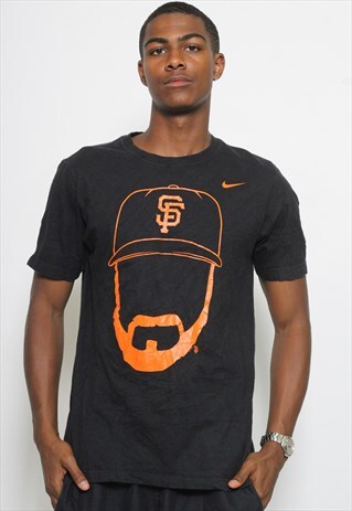 VINTAGE NIKE T-SHIRT