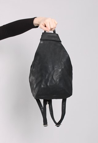 VINTAGE 90S BLACK FAUX LEATHER TRIANGLE BACKPACK RUCKSACK