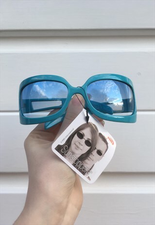 WOMENS VINTAGE STYLE 90S Y2K BLUE RECTANGLE SUNGLASSES