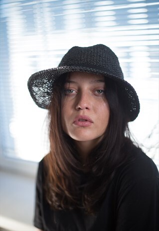 VINTAGE 90'S BLACK STRAW HAT