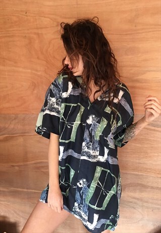 OVERSIZED RETRO 90S 80S VINTAGE UNISEX FESTIVAL SHIRT.