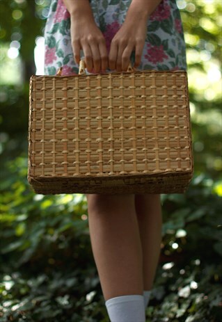 BEAUTIFUL HAND-MADE STRAW BAG