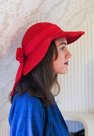 BRIGHT RED FELT WIDE BRIM VINTAGE HAT WITH BOW
