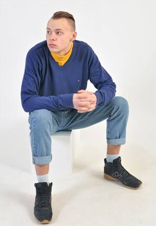VINTAGE TOMMY HILFIGER V NECK JUMPER IN BLUE