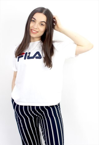 90'S RETRO WHITE SPELL-OUT CROP TOP