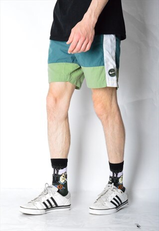 VINTAGE 90S GREEN COLOUR BLOCK NIKE SPORTS SHORTS
