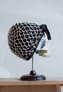 Vintage 30s Retro Mesh Party Bubble Hat in Black with Bow