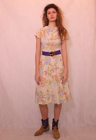 FLORAL 80S TEA DRESS STYLE