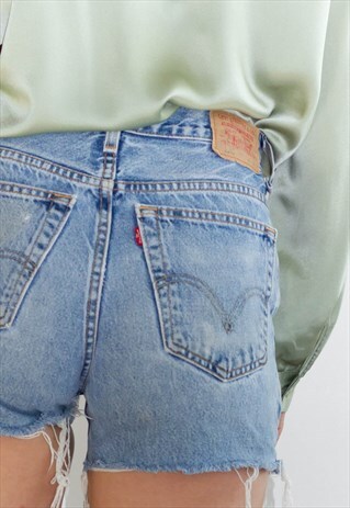 VINTAGE 90'S 501 BOYFRIEND FIT LEVI SHORTS