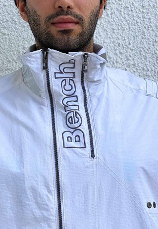 VINTAGE 90S BENCH WHITE JACKET WITH INSIDE POCKETS