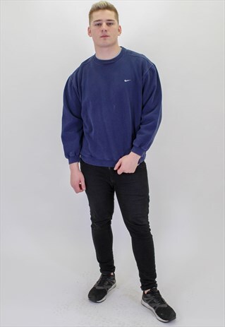 VINTAGE NIKE SWEATER