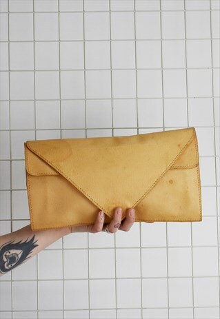 VINTAGE 70S YELLOW LEATHER OVERSIZED ENVELOPE CLUTCH BAG