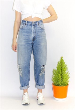 PLUS SIZE LEVI'S LIGHT RIPPED MOM JEANS
