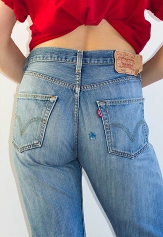VINTAGE RIPPED KNEE GUY FIT LEVI JEANS