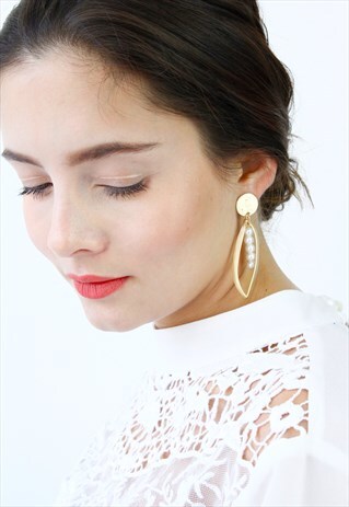 GOLD PEARL DANGLE DROP EARRINGS