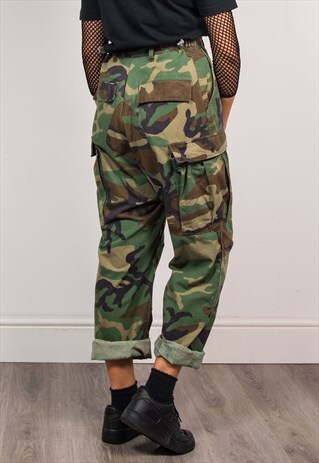 RETRO 90'S GRUNGE CAMO PATTERN ARMY TROUSERS