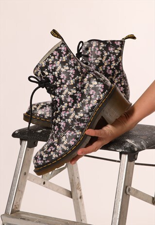 VINTAGE DR MARTEN'S FLORAL HEELED LEATHER BOOTS