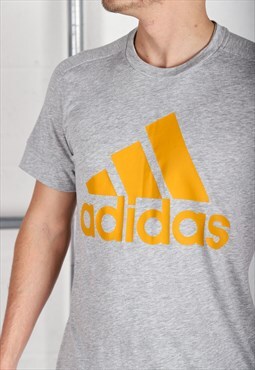 Vintage Adidas T-Shirt in Grey Short Sleeve Tee Medium