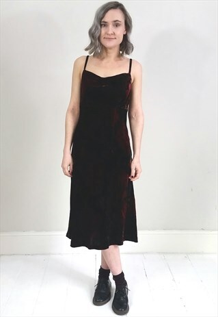 VINTAGE 90'S SUBTLE BURGUNDY FLORAL VELVET STRAP DRESS