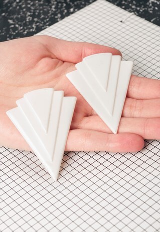 80S VINTAGE PLASTIC TRIANGLE EARRINGS