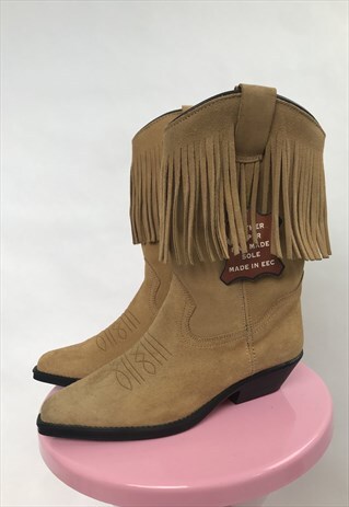 VINTAGE DEADSTOCK TAN SUEDE TASSEL WESTERN COWBOY BOOTS