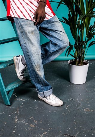 VINTAGE LEVI'S 501 JEANS IN BLUE WITH PAINT MARKS