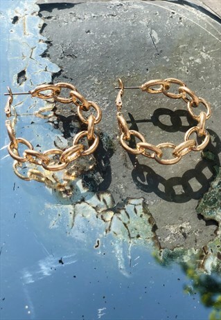 GOLD CHAIN LINK HOOP EARRINGS