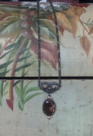 VINTAGE AMBER PENDANT NECKLACE