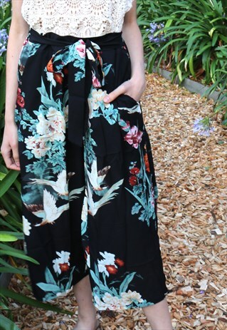 FLORAL AND BIRD PRINT WIDE LEG THREE QUARTERS TROUSERS CY