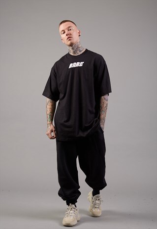 OVERSIZED T-SHIRT IN BLACK WITH WHITE EMBROIDERY