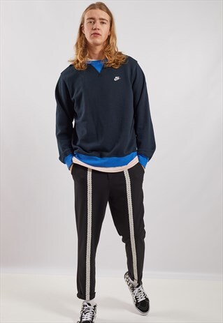 VINTAGE NIKE SWEATSHIRT
