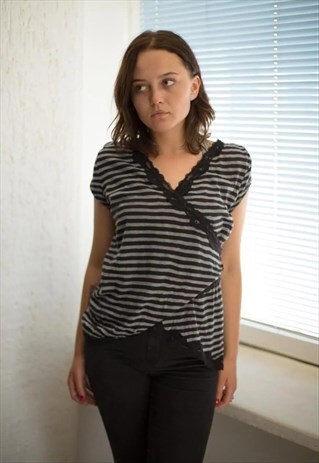 VINTAGE 90'S GREY/BLACK LACE TRIM TOP