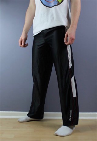 VINTAGE REEBOK NYLON JOGGERS IN BLACK WITH EMBROIDERED LOGO