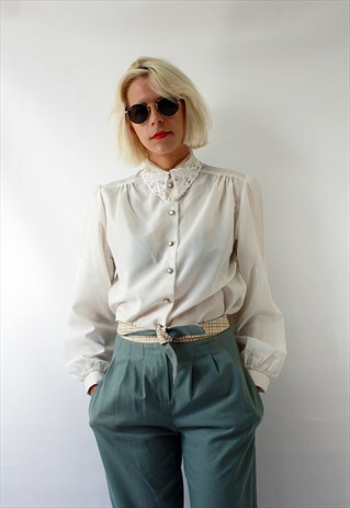 VINTAGE SHIRT WITH AMAZING LACE COLLAR AND PEARL NECKLACE