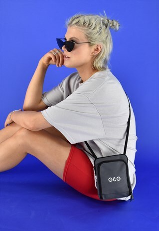 G&G UNISEX GRAPHITE TRAVEL WALLET