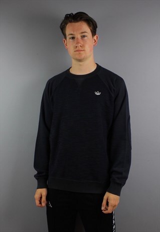 VINTAGE ADIDAS SWEATSHIRT IN NAVY WITH EMBROIDERED LOGO AND