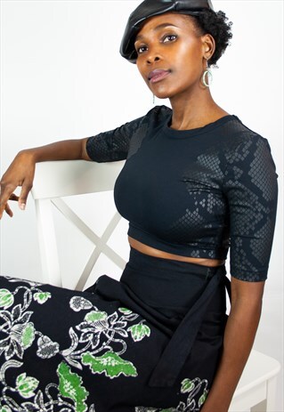 VINTAGE 90S SNAKE SKIN PATTERNED FESTIVAL CROP TOP IN BLACK