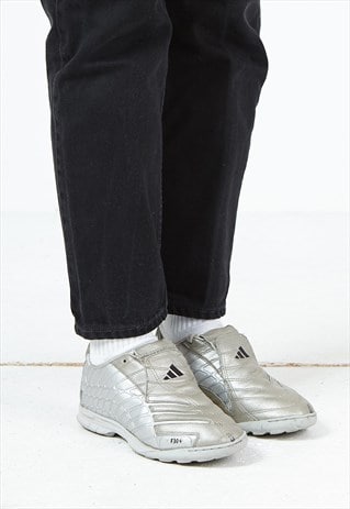 VINTAGE SILVER ADIDAS LEATHER FOOTBALL TRAINERS