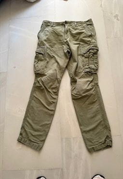 Vintage GAP Khaki Green Cargo Pants. Size 32 X 32