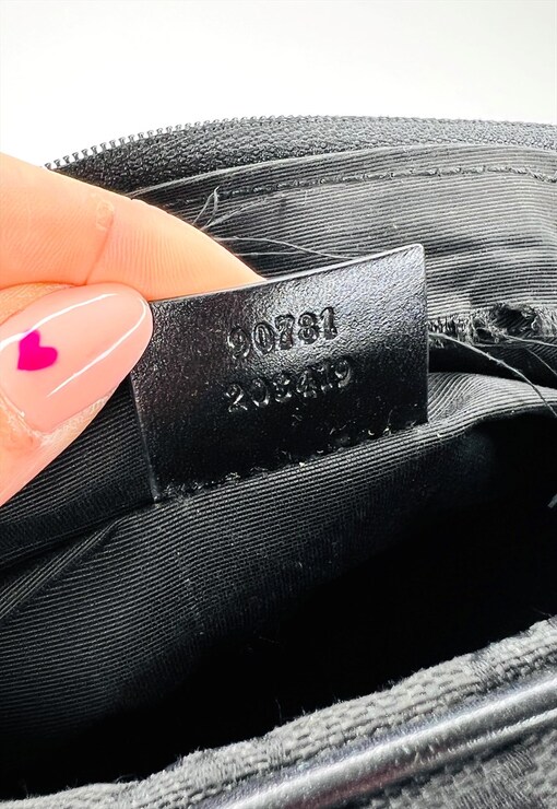 garment image
