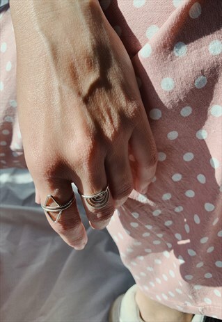 2 TRIANGLES SILVER RING
