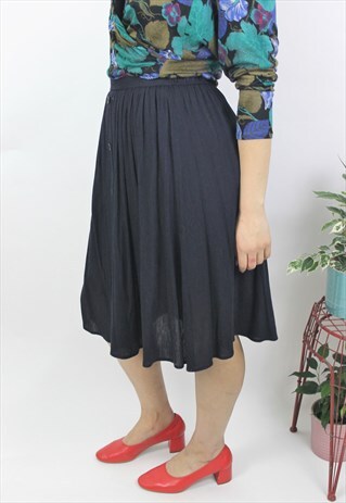 VINTAGE 1990S BLACK CREPE STYLE BUTTONED MIDI SKIRT