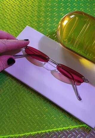Y2K ULTRA SLIM RIMLESS SUNGLASSES IN RED