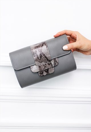 GREY SNAKE PRINT CLUCTH BAG
