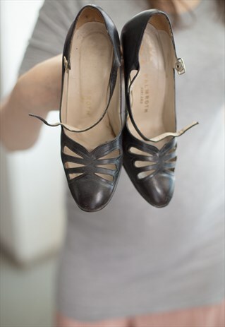 VINTAGE 80'S BLACK LEATHER HIGH HEELS