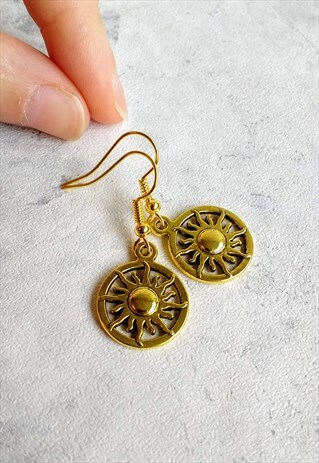 MINI CELESTIAL SUN EARRINGS GOLD
