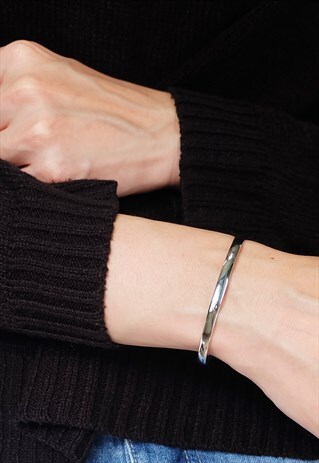 ROUND STERLING SILVER BANGLE